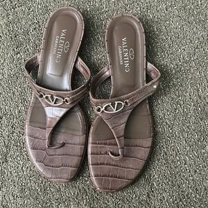 VALENTINO SANDAL SIZE 9.5